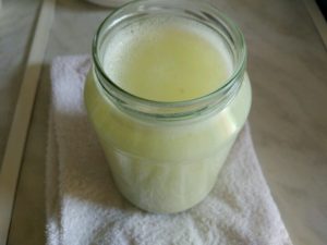 Как сделать домашний творог из кислого молока